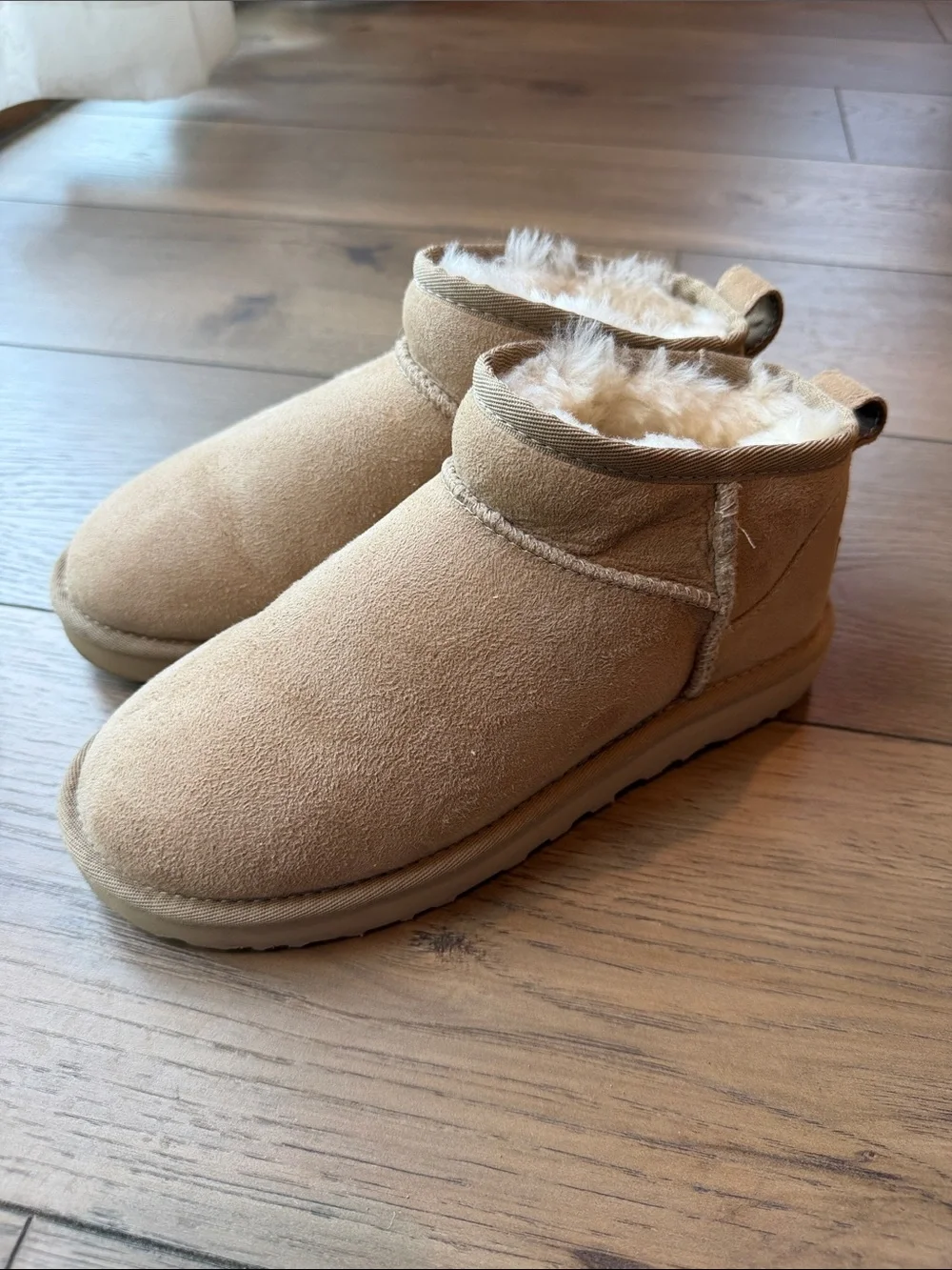 UGG Kids Chestnut Slip-On Faux-Shearling Ankle Boots